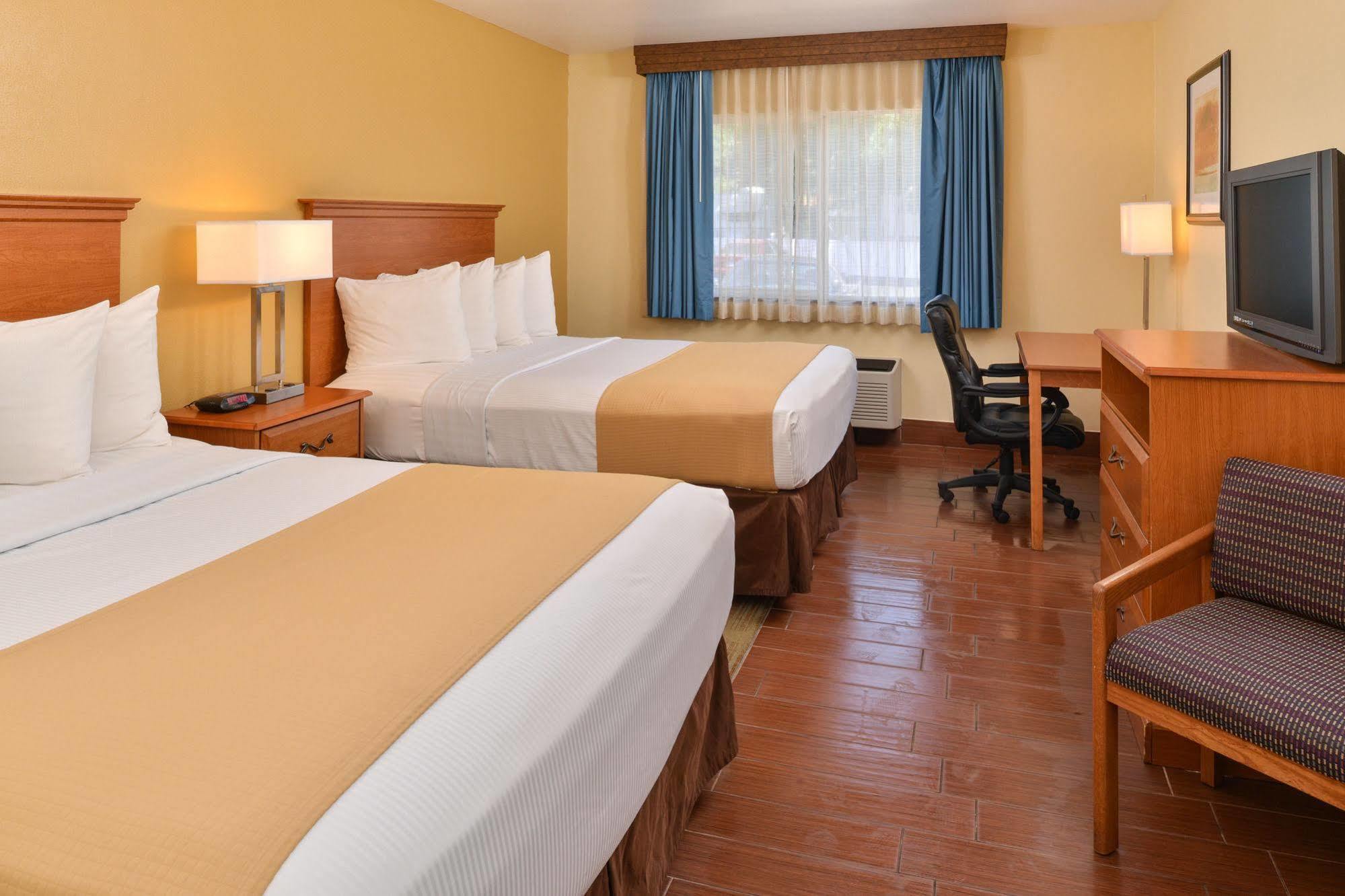 Best Western Kiva Inn Форт Коллинс Экстерьер фото